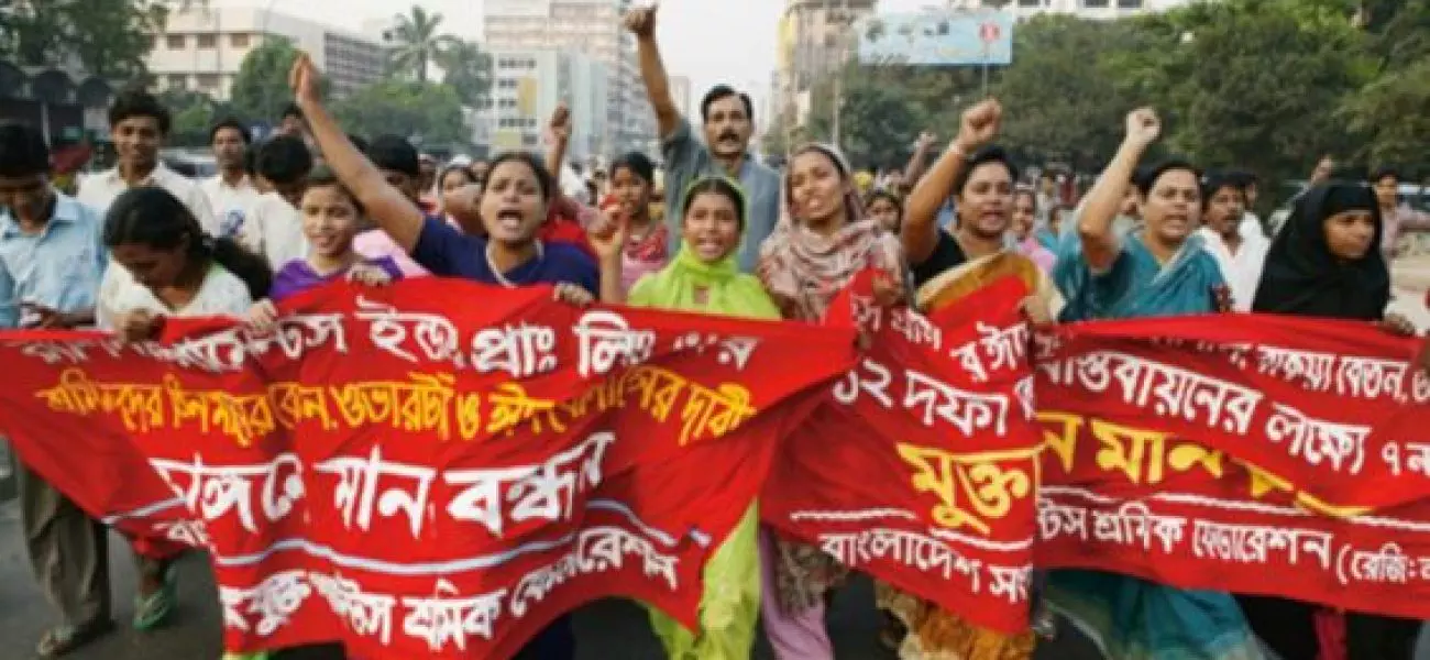 3159-Demonstranter-bangladesh-565x300-c